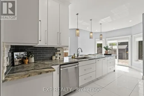 112 Redcliff Avenue Ottawa ON K2J 5J7