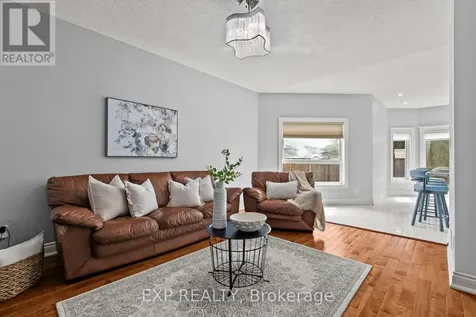 112 Redcliff Avenue Ottawa ON K2J 5J7