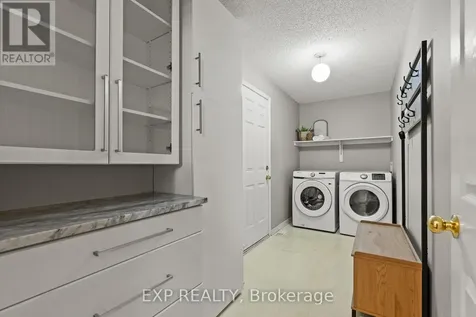 112 Redcliff Avenue Ottawa ON K2J 5J7