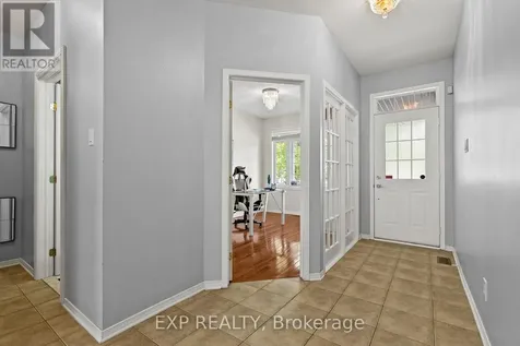 112 Redcliff Avenue Ottawa ON K2J 5J7