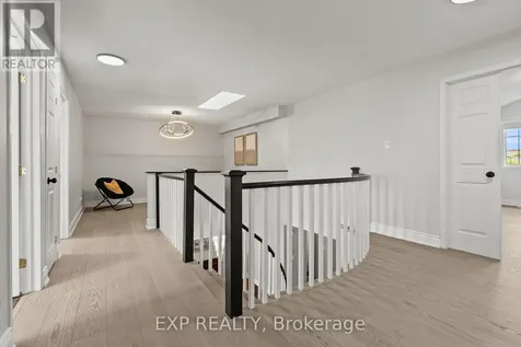 112 Redcliff Avenue Ottawa ON K2J 5J7