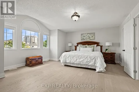 112 Redcliff Avenue Ottawa ON K2J 5J7