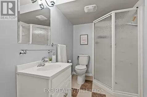 112 Redcliff Avenue Ottawa ON K2J 5J7