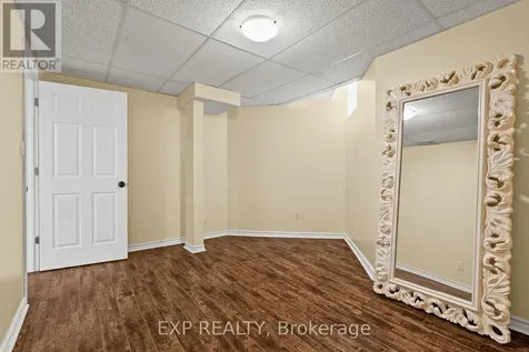 112 Redcliff Avenue Ottawa ON K2J 5J7