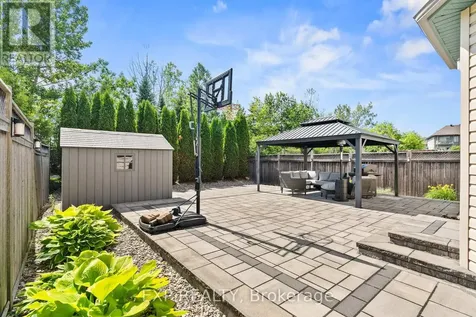 112 Redcliff Avenue Ottawa ON K2J 5J7