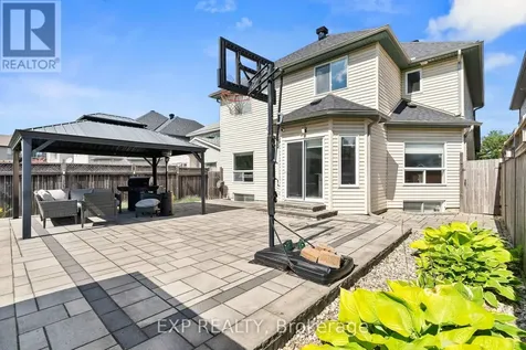 112 Redcliff Avenue Ottawa ON K2J 5J7