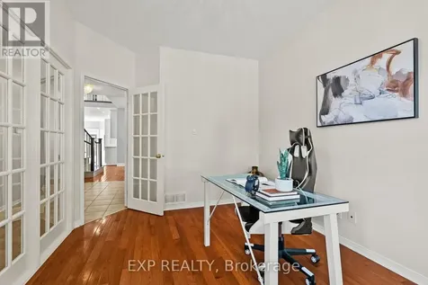 112 Redcliff Avenue Ottawa ON K2J 5J7