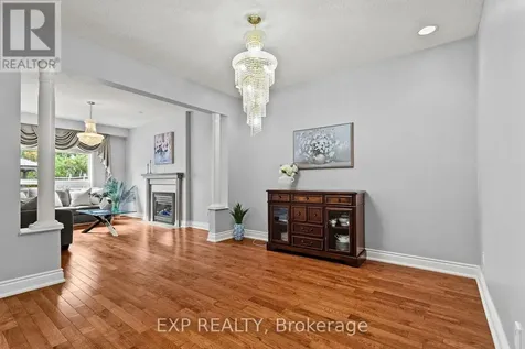 112 Redcliff Avenue Ottawa ON K2J 5J7
