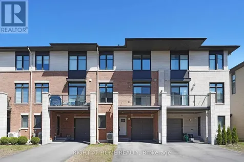 554 Labrador Crescent Ottawa ON K1T 0R4