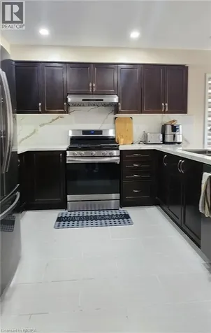 152 Thomas Avenue Brantford ON N3S 0C8