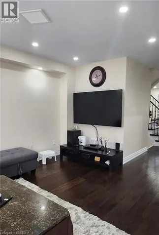 152 Thomas Avenue Brantford ON N3S 0C8