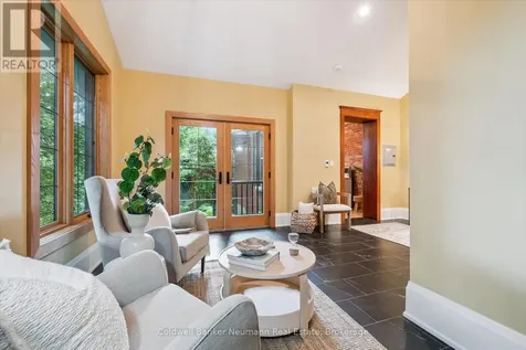 53 Hillcrest Drive Guelph (st. George's) ON N1E 4W8