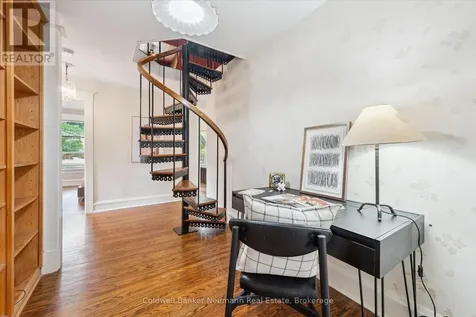 53 Hillcrest Drive Guelph (st. George's) ON N1E 4W8