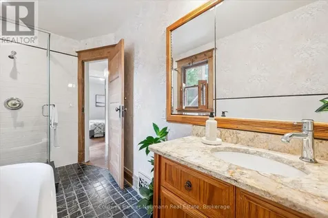 53 Hillcrest Drive Guelph (st. George's) ON N1E 4W8