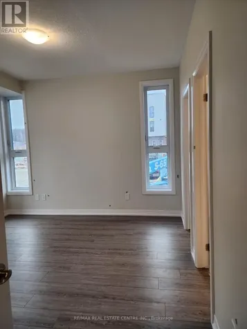 261 Woodbine Ave Avenue Kitchener ON N2R 0S7