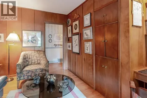 787 Forest Glen Avenue Burlington ON L7T 2L1