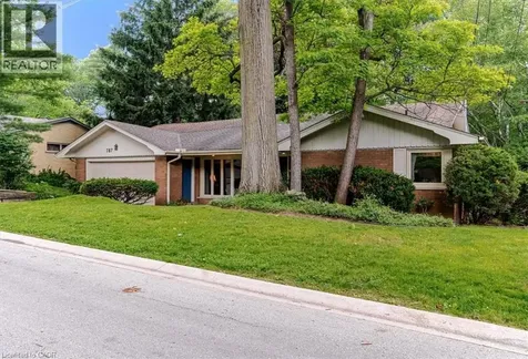 787 Forest Glen Avenue Burlington ON L7T 2L1