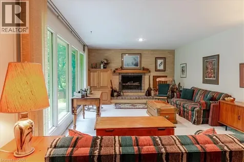 787 Forest Glen Avenue Burlington ON L7T 2L1