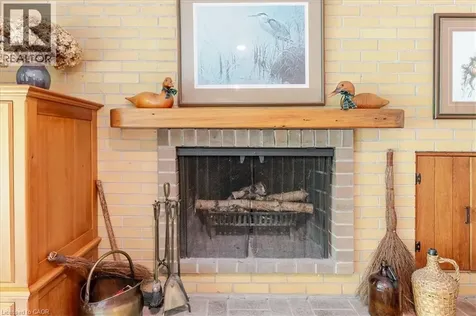787 Forest Glen Avenue Burlington ON L7T 2L1