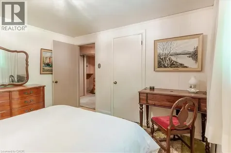 787 Forest Glen Avenue Burlington ON L7T 2L1