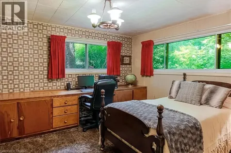 787 Forest Glen Avenue Burlington ON L7T 2L1