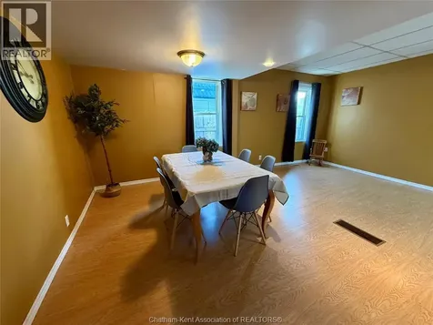 37 Foster Street Chatham ON N7M 4N4