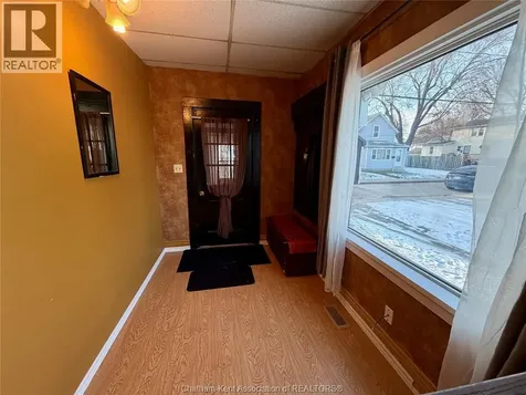 37 Foster Street Chatham ON N7M 4N4