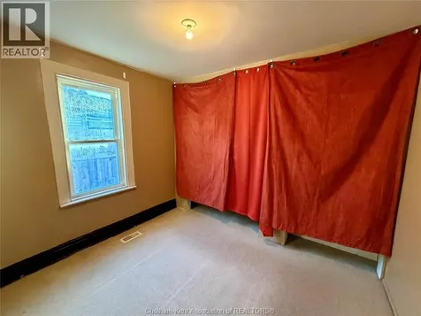 37 Foster Street Chatham ON N7M 4N4