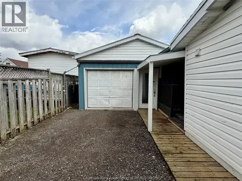 37 Foster Street Chatham ON N7M 4N4