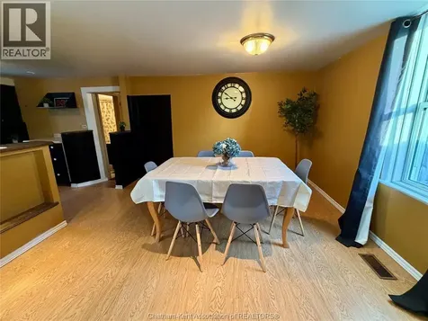 37 Foster Street Chatham ON N7M 4N4