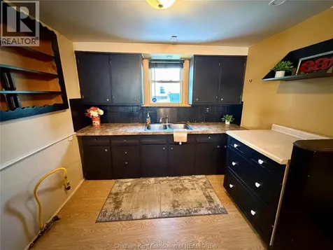 37 Foster Street Chatham ON N7M 4N4