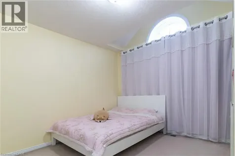 729 Grand Banks Drive Waterloo ON N2K 4M2