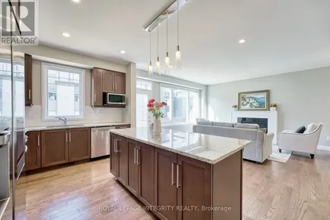 232 Ketchikan Crescent Ottawa ON K2T 0S3