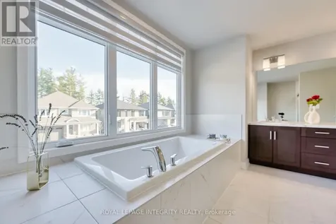 232 Ketchikan Crescent Ottawa ON K2T 0S3