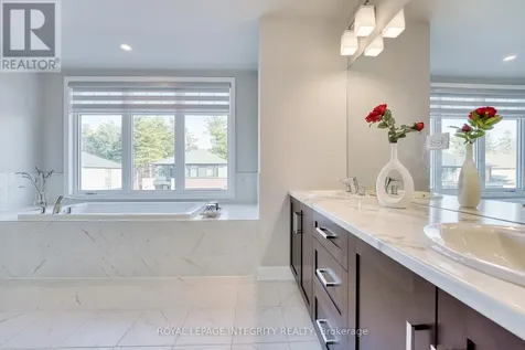 232 Ketchikan Crescent Ottawa ON K2T 0S3