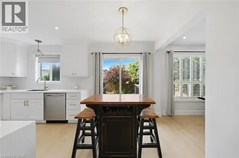 35 Rosebury Way Hamilton ON L0R 1W0