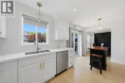35 Rosebury Way Hamilton ON L0R 1W0