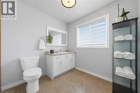 35 Rosebury Way Hamilton ON L0R 1W0