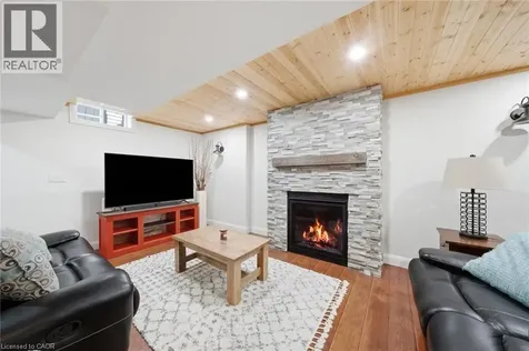 35 Rosebury Way Hamilton ON L0R 1W0