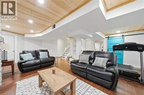 35 Rosebury Way Hamilton ON L0R 1W0