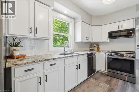 439 Westminster Drive South Cambridge ON N3H 1T5