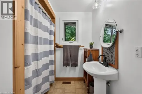 77446 Orchard Line Bayfield ON N0M 1G0