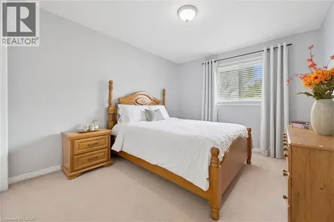 127 Everglade Crescent Kitchener ON N2E 3Y5