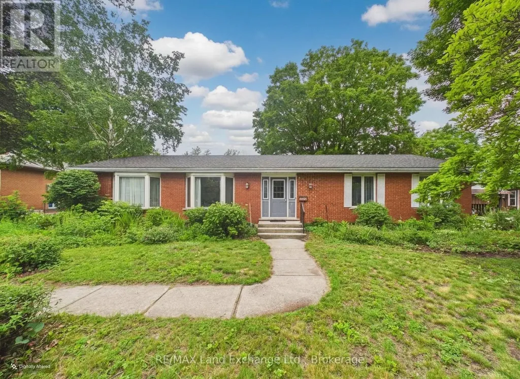 28 Penetangore Row South Huron-kinloss ON N2Z 2N7