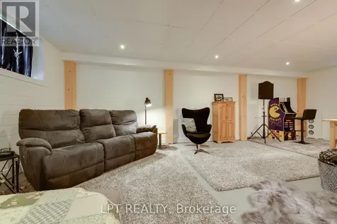 37 Wilson Street Collingwood ON L9Y 0Y8