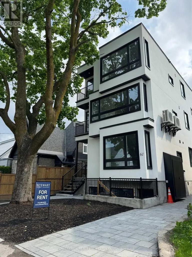 61 Pinehurst Avenue Ottawa ON K1Y 1K5