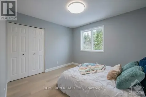 27 Springwood Circle Ottawa ON K2S 1E2