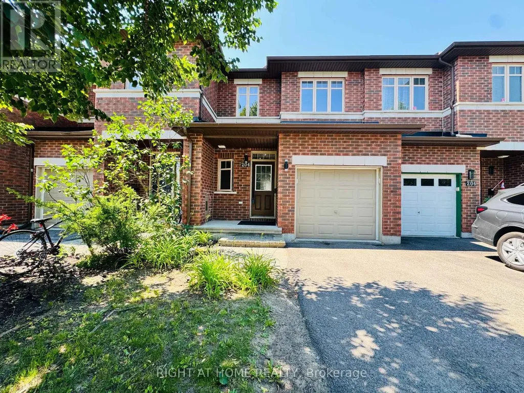 204 Badgeley Avenue Ottawa ON K2T 0A4