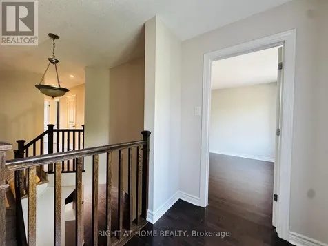 204 Badgeley Avenue Ottawa ON K2T 0A4