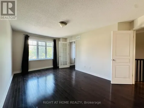204 Badgeley Avenue Ottawa ON K2T 0A4